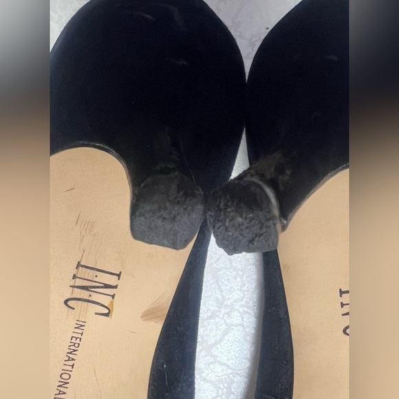 I•N•C International Concepts | ladies Zitah suede heel shoes. Size: 8.5 - Picture 13 of 16